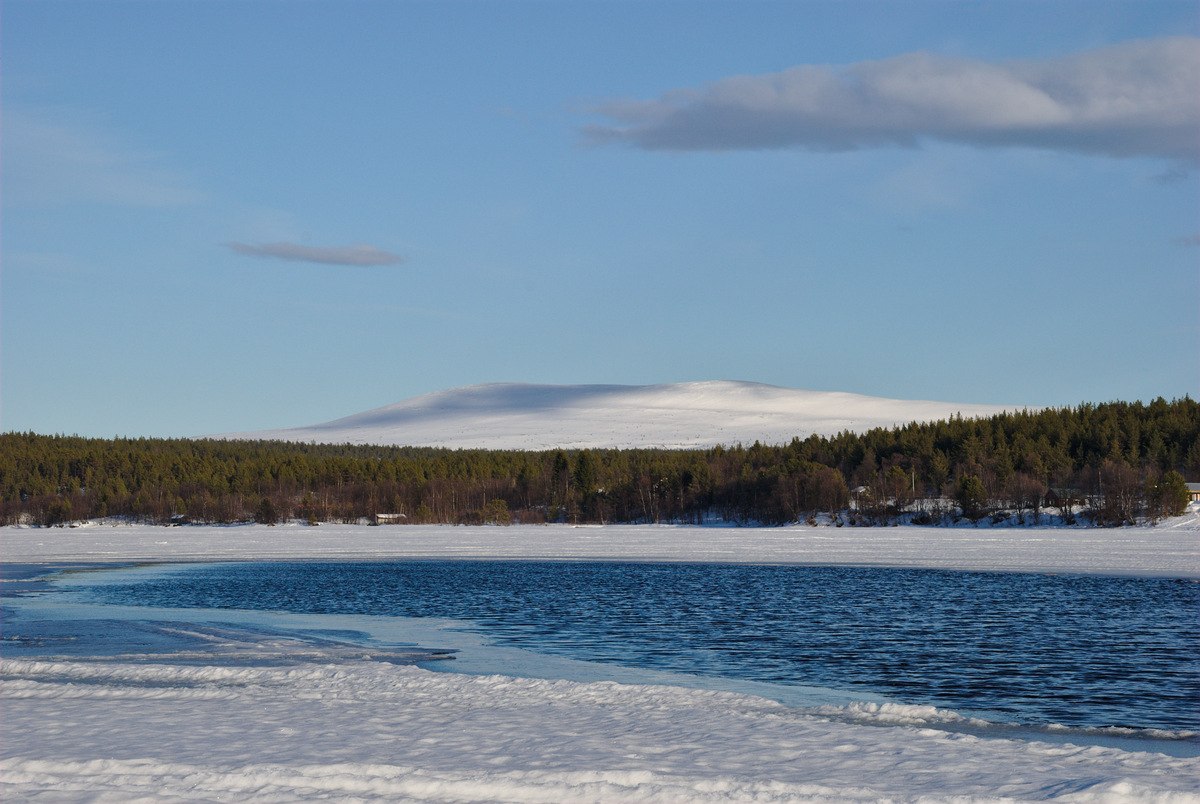 Lake Ounasjärvi and the Pyhäkero fell