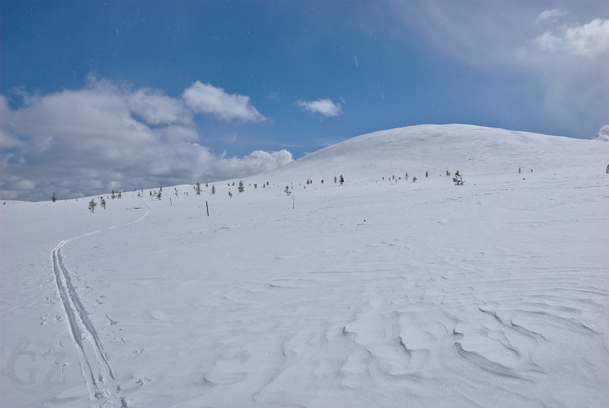 Skiing to Hannukuru