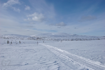 Skiing to Hannukuru