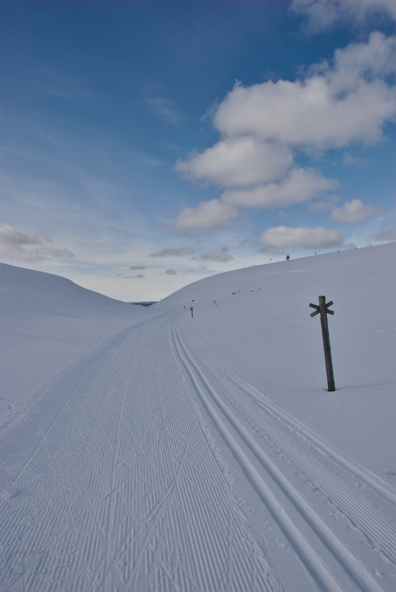 Skiing to Hannukuru
