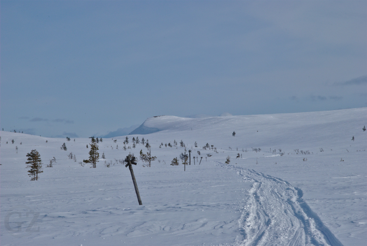 Skiing to Hannukuru