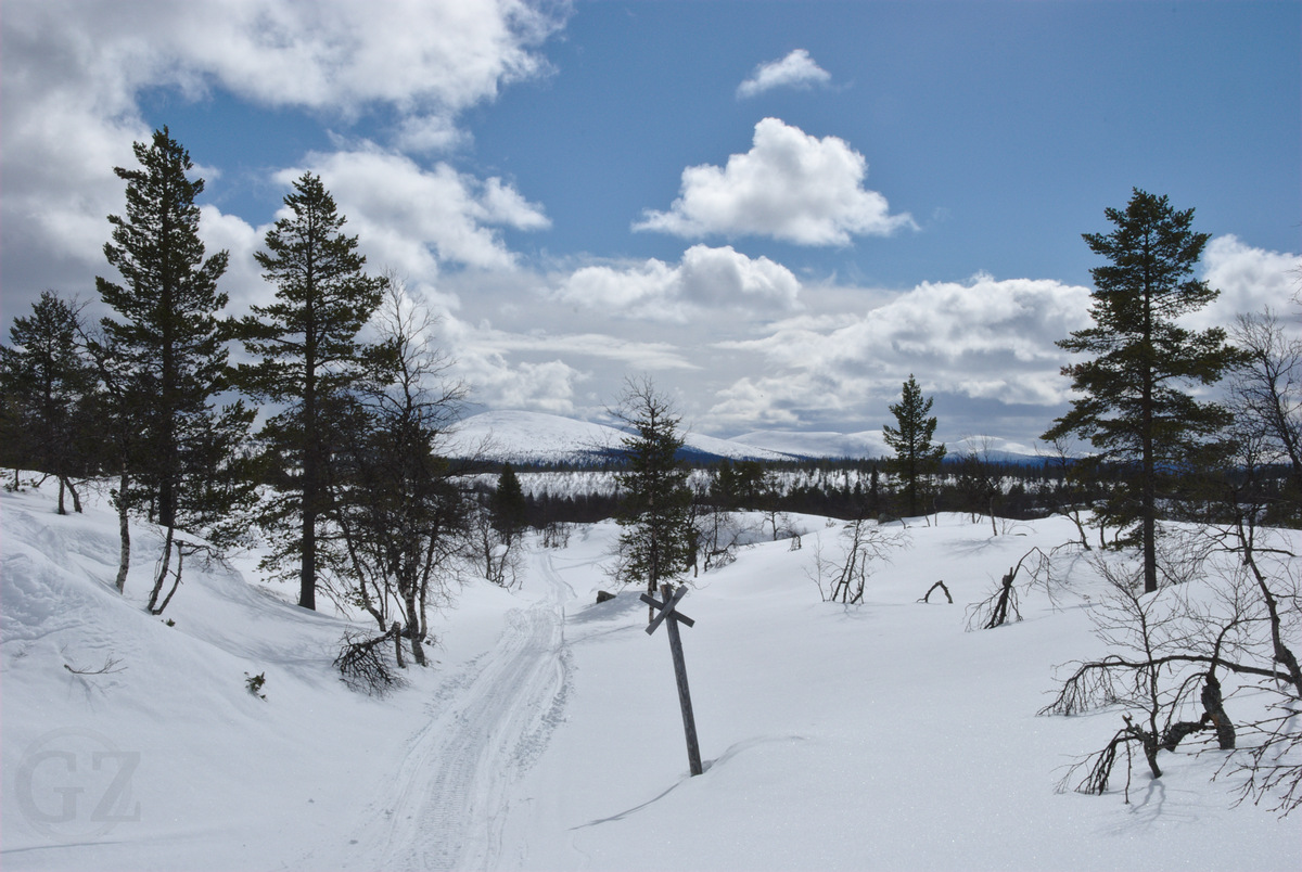 Skiing to Hannukuru