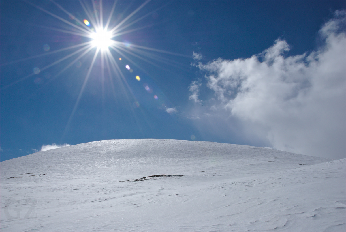 Skiing to Hannukuru