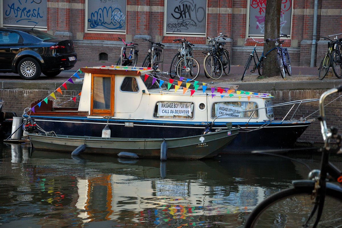 aurora holland bicicletta